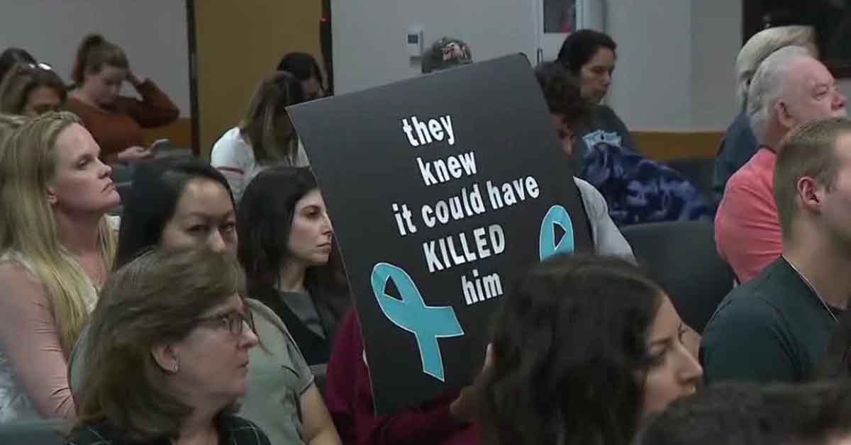 Parents at LTISD School Board Meeting